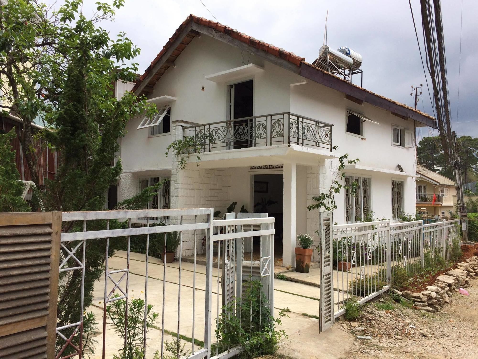 Hotel Di House Da Lat Esterno foto